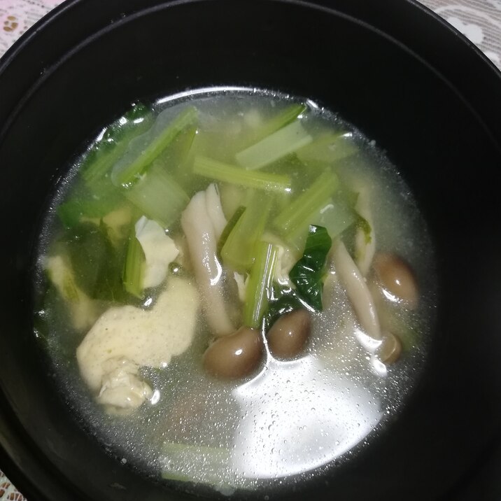 小松菜としめじと卵の中華スープ